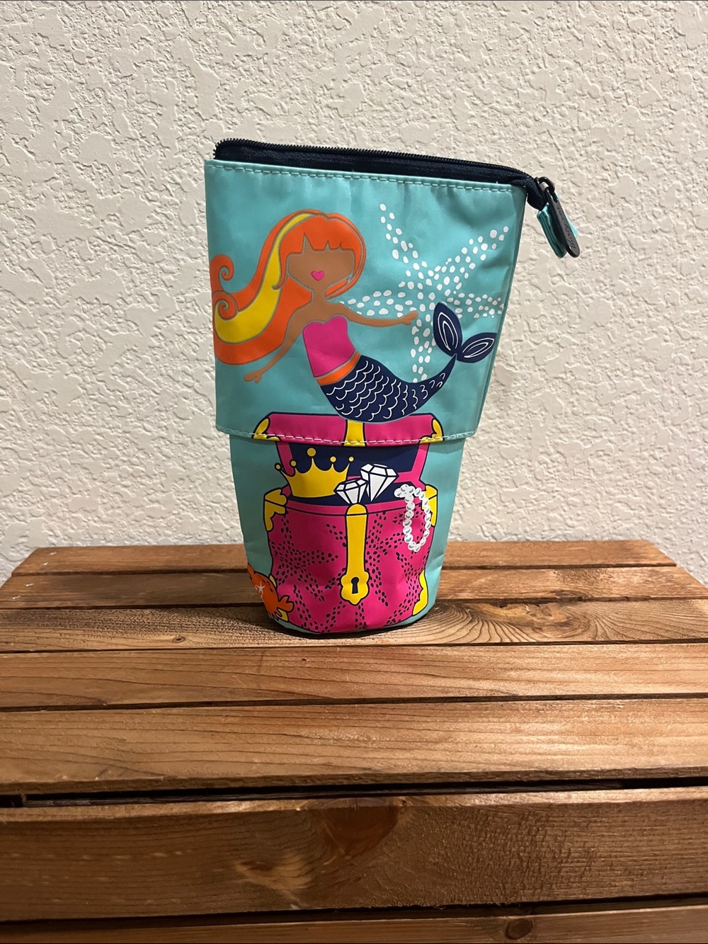 Thirty-One Hide and Peek Pouch Mermaid Treasure